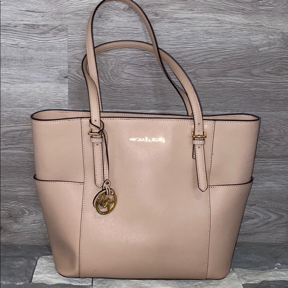 Blush Michael Kors shoulder bag